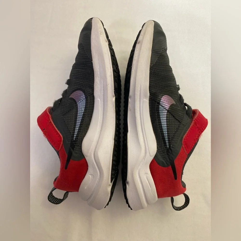 NIKE  Downshifter 12 Black and Red Little Kid’s Shoes Brand Logo Size 11C
